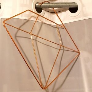 Diamond shape multi hanger